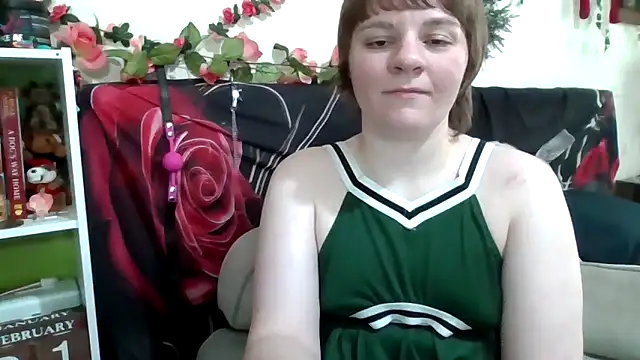 Snapshot of AverageRose chatting on February 21, 2026, 6:42 pm AverageRose online show from February 21, 2026, 6:42 pm