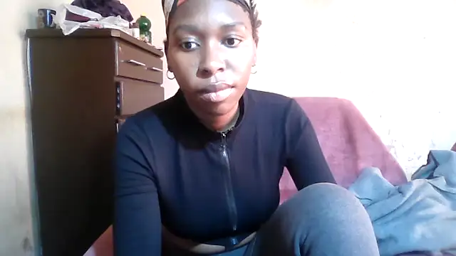 Hotdaily04 online show from September 21, 2025, 7:54 am