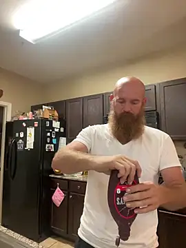 Snapshot of 32XRedBeard chatting on June 7, 2026, 10:46 pm 32XRedBeard online show from June 7, 2026, 10:46 pm