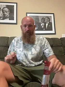 Snapshot of 32XRedBeard chatting on June 16, 2026, 7:38 pm 32XRedBeard online show from June 16, 2026, 7:38 pm