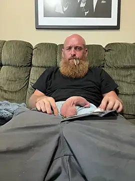 Snapshot of 32XRedBeard chatting on July 7, 2026, 9:41 pm 32XRedBeard online show from July 7, 2026, 9:41 pm