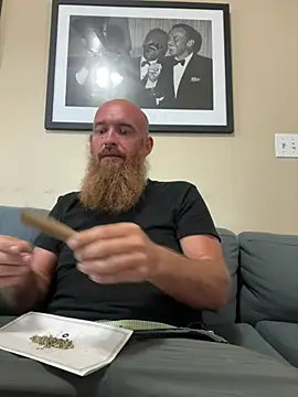 Snapshot of 32XRedBeard chatting on July 11, 2026, 2:09 pm 32XRedBeard online show from July 11, 2026, 2:09 pm