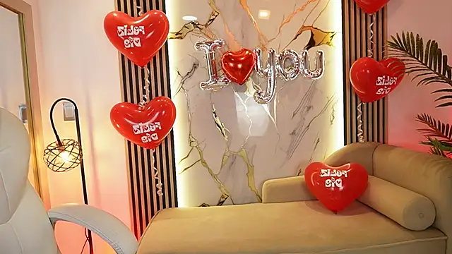 Snapshot of Emma_Walkerr_ chatting on February 14, 2026, 7:10 pm Emma Walkerr online show from February 14, 2026, 7:10 pm