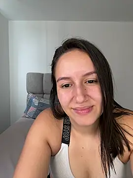 Snapshot of Jullya_x chatting on July 9, 2026, 8:13 pm Jullya x online show from July 9, 2026, 8:13 pm