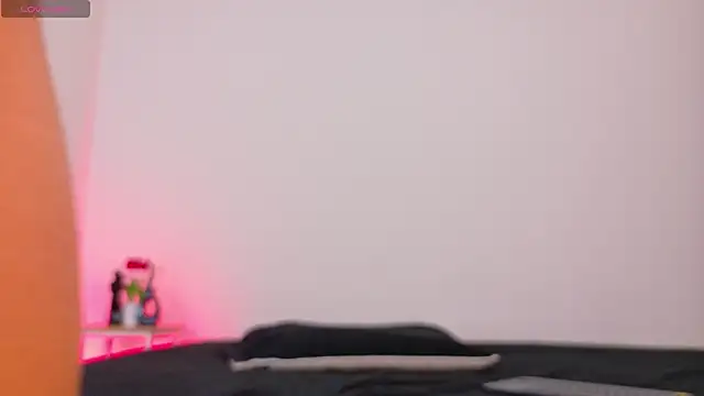 Snapshot of cristal_antoni chatting on March 4, 2026, 9:04 am cristal antoni online show from March 4, 2026, 9:04 am