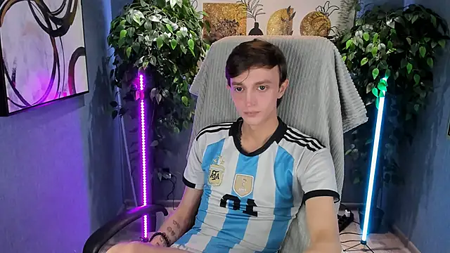 John Weasley online show from October 18, 2025, 6:05 am