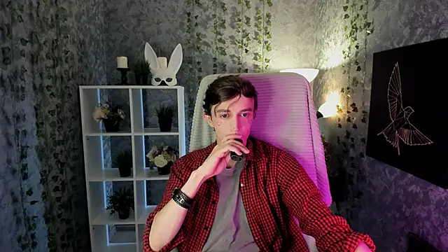 John Weasley online show from October 30, 2025, 8:27 am