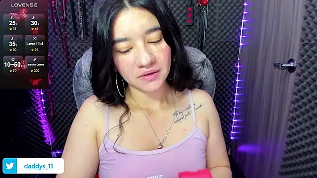 lilihot  online show from February 26, 2025, 4:03 pm