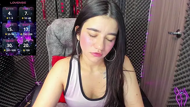 lilihot  online show from September 25, 2025, 2:43 pm