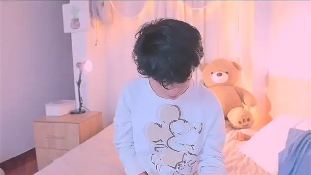 AllanYong18 online show from December 14, 2025, 10:53 am