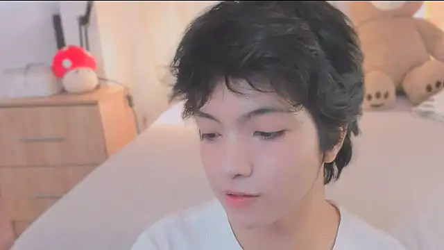 AllanYong18 online show from February 21, 2026, 1:34 pm