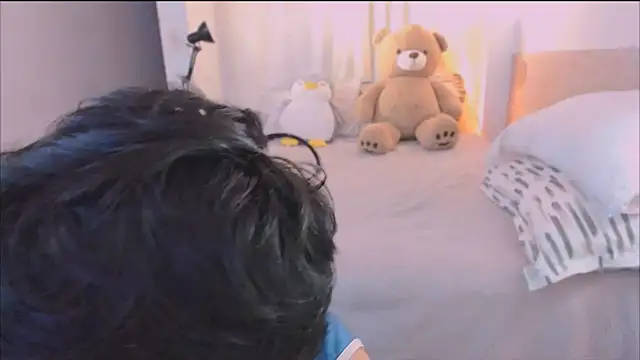 AllanYong18 online show from March 7, 2026, 11:07 am