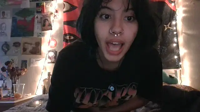 Snapshot of Rubyred2369 chatting on January 8, 2025, 8:39 pm Rubyred2369 online show from January 8, 2025, 8:39 pm