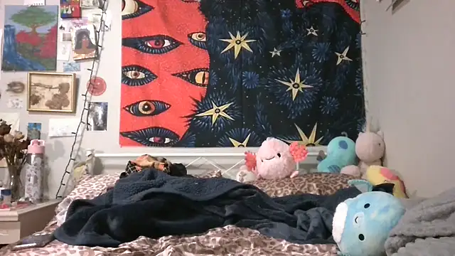 Snapshot of Rubyred2369 chatting on January 13, 2025, 1:23 am Rubyred2369 online show from January 13, 2025, 1:23 am