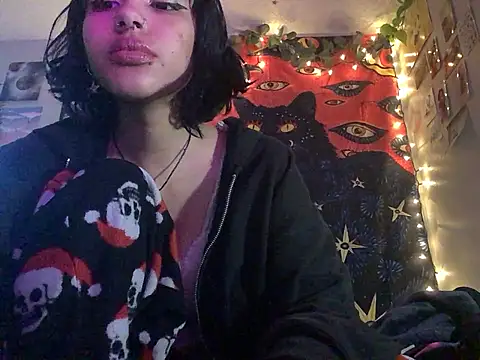 Snapshot of Rubyred2369 chatting on January 17, 2025, 6:23 pm Rubyred2369 online show from January 17, 2025, 6:23 pm