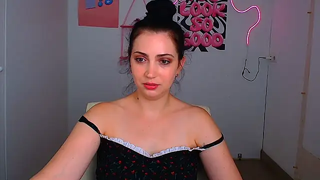 Snapshot of Amalia_amor chatting on August 5, 2026, 5:43 am Amalia amor online show from August 5, 2026, 5:43 am