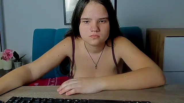 AdeleCruz online show from April 2, 2026, 11:41 am