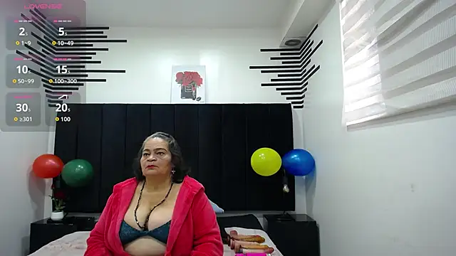 Snapshot of VickyBoobss chatting on October 12, 2025, 12:59 pm VickyBoobss online show from October 12, 2025, 12:59 pm