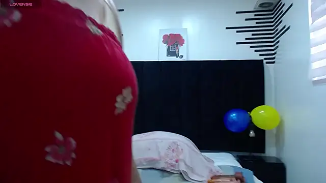 Snapshot of VickyBoobss chatting on October 16, 2025, 7:59 pm VickyBoobss online show from October 16, 2025, 7:59 pm