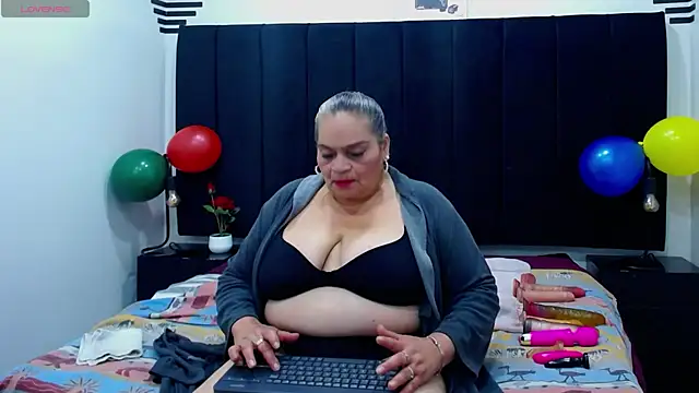 VickyBoobss online show from October 24, 2025, 7:54 pm