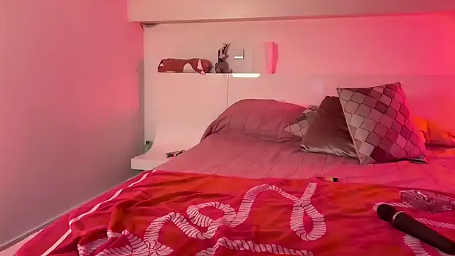 charlyroseblossom online show from April 13, 2026, 3:50 pm