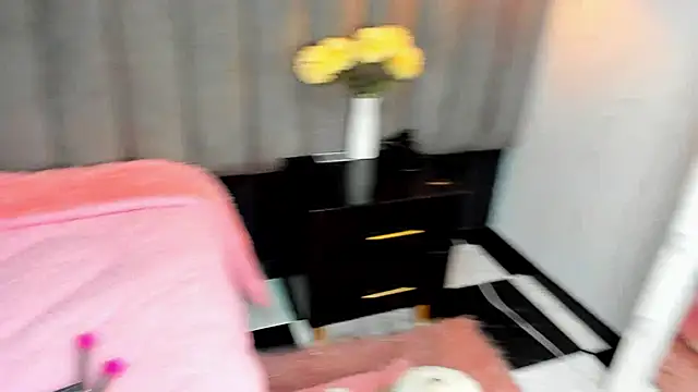 chelsea bolton  online show from November 24, 2025, 1:00 pm