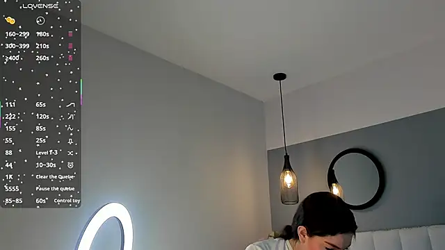 chelsea bolton  online show from March 23, 2026, 12:31 pm