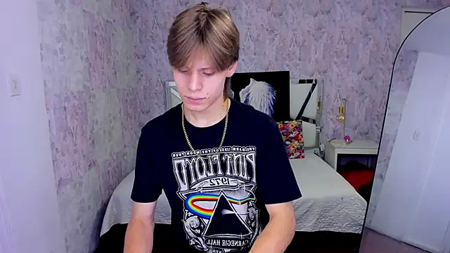 Snapshot of blondie_lover69 chatting on September 22, 2025, 8:11 pm blondie lover69 online show from September 22, 2025, 8:11 pm