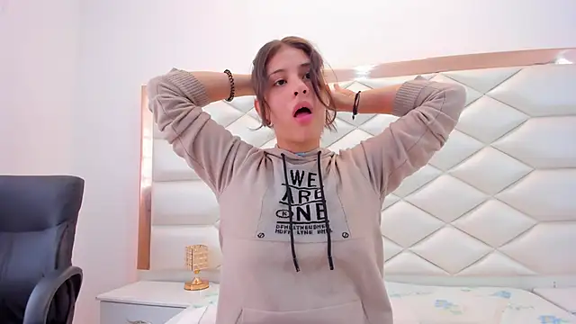 Snapshot of MiaQueen021 chatting on January 29, 2025, 3:15 pm MiaQueen021 online show from January 29, 2025, 3:15 pm