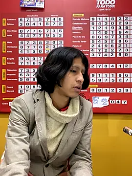 boysLittle online show from September 23, 2025, 11:52 pm