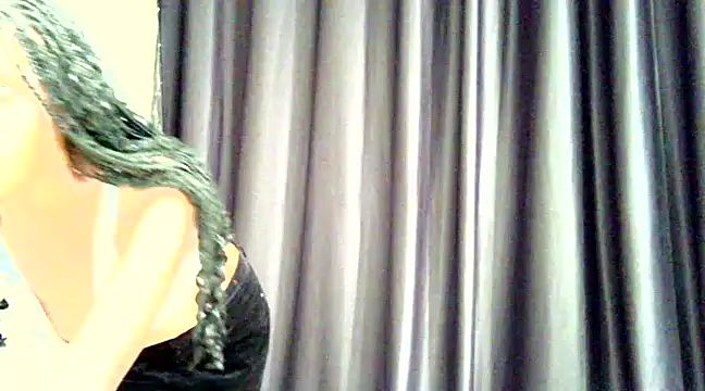 Snapshot of Slendernana chatting on January 11, 2025, 2:47 pm Slendernana online show from January 11, 2025, 2:47 pm