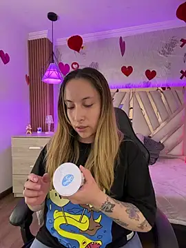 Snapshot of NyxAndria_1 chatting on February 25, 2026, 1:15 am NyxAndria 1 online show from February 25, 2026, 1:15 am