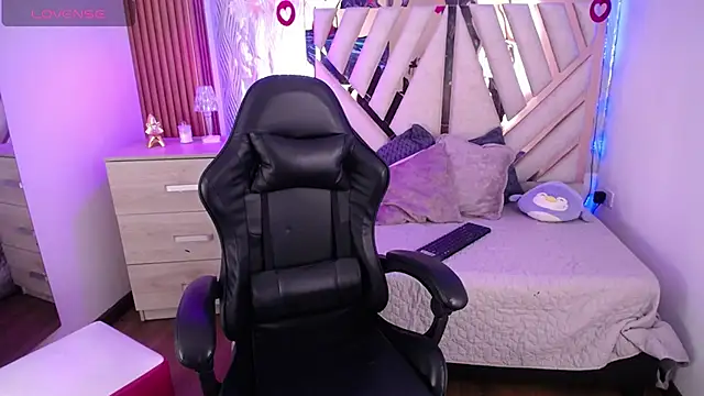 Snapshot of NyxAndria_1 chatting on March 1, 2026, 2:24 am NyxAndria 1 online show from March 1, 2026, 2:24 am