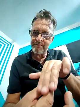 itsmeyes69 online show from January 29, 2025, 5:35 pm