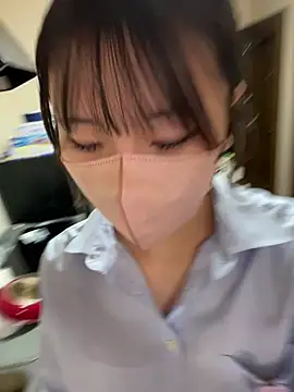 sakuchaaa 2525 online show from August 4, 2026, 5:04 pm