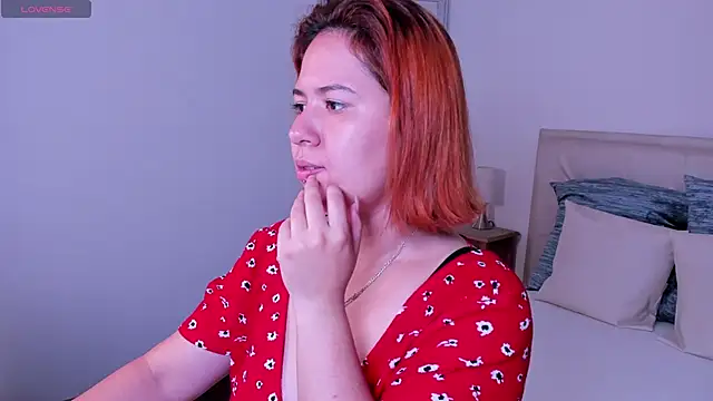 zoes milee online show from February 7, 2025, 11:12 am