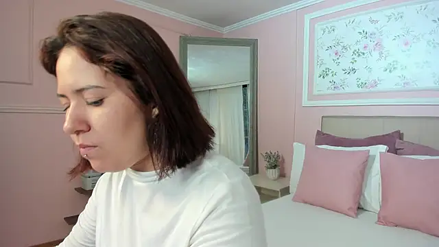 zoes milee online show from March 4, 2025, 11:19 am