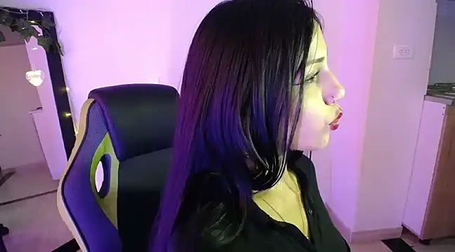 Snapshot of Karina_KloudOne chatting on January 14, 2025, 9:09 pm Karina KloudOne online show from January 14, 2025, 9:09 pm
