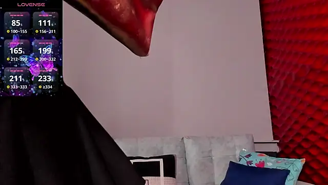Snapshot of RubiSharqui_ chatting on May 22, 2026, 6:57 pm RubiSharqui online show from May 22, 2026, 6:57 pm