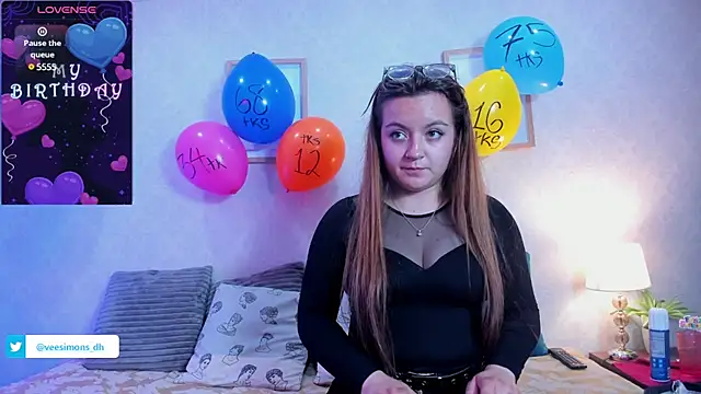 Veronica simons online show from March 10, 2025, 8:01 pm