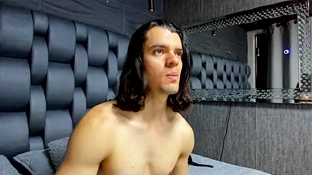 Snapshot of maxi_styles chatting on March 4, 2026, 11:38 am maxi styles online show from March 4, 2026, 11:38 am