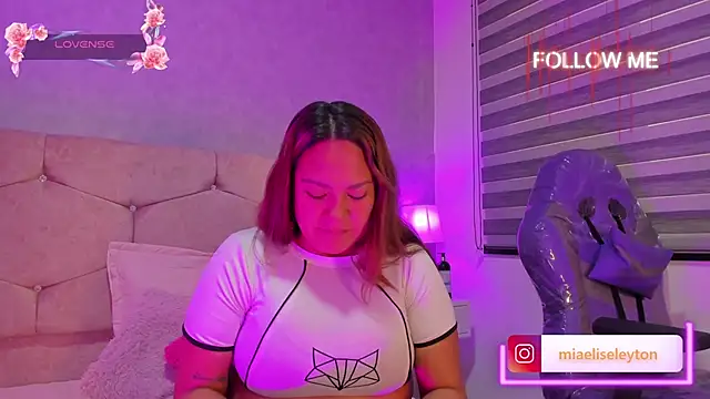 Elise-Leyton online show from September 26, 2025, 3:38 pm