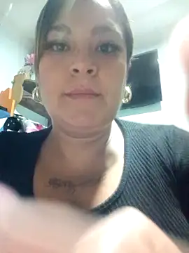 Elise-Leyton online show from April 16, 2026, 1:39 am