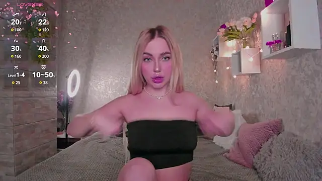 Mika Rayy online show from November 15, 2025, 10:37 pm