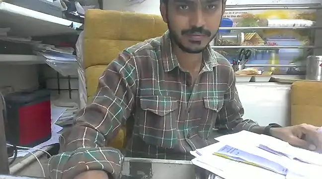 cute modell online show from February 6, 2025, 7:45 am