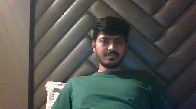 cute modell online show from March 21, 2025, 7:46 pm