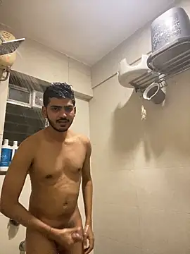 cute modell online show from September 12, 2025, 5:46 pm