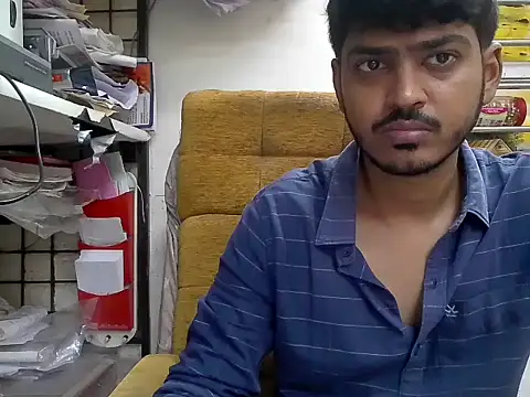 cute modell online show from September 17, 2025, 8:27 am