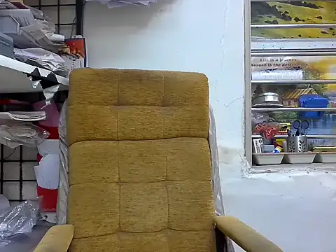 cute modell online show from October 3, 2025, 12:24 pm