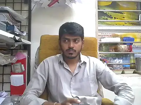 cute modell online show from December 1, 2025, 11:37 am